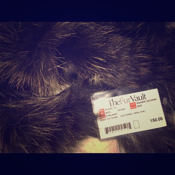 Scarf - Picture 1 of 3